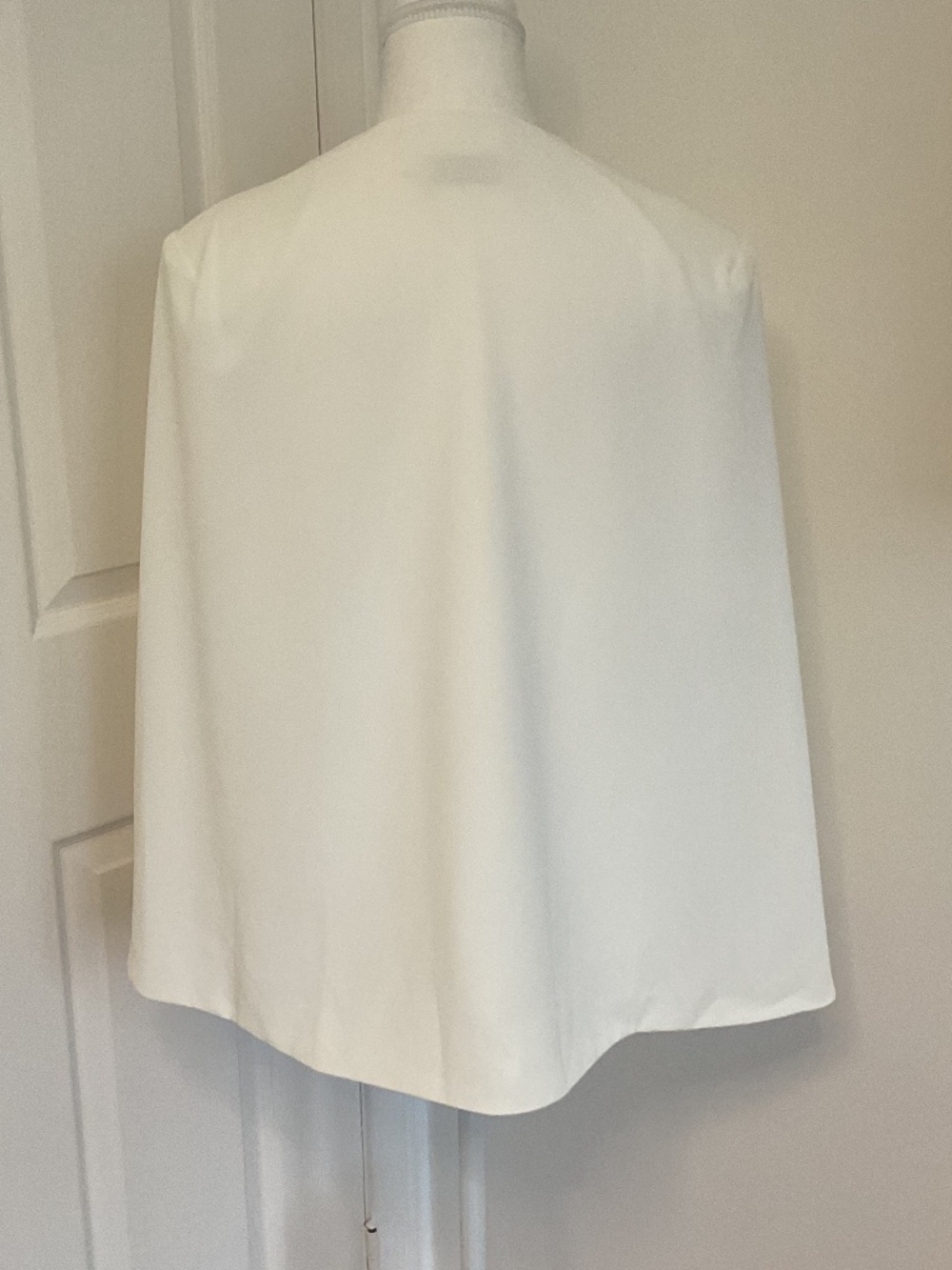 ⭐️Honey’s Chelsea Open Cape Blazer - size M - Picture 6 of 7